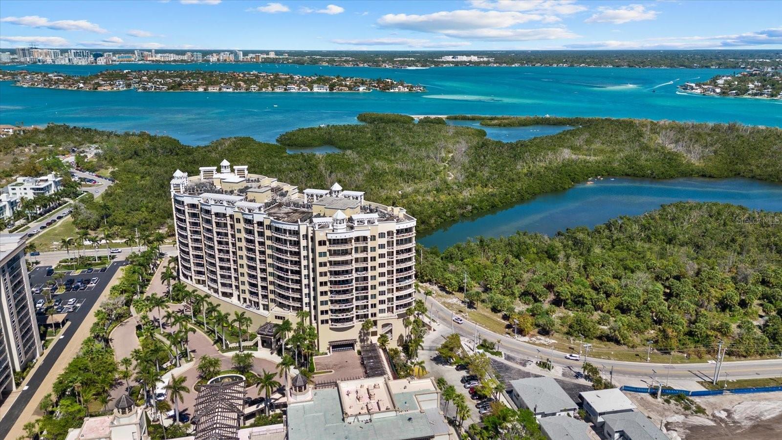 Listing photo id 61 for 1300 Benjamin Franklin Drive 501