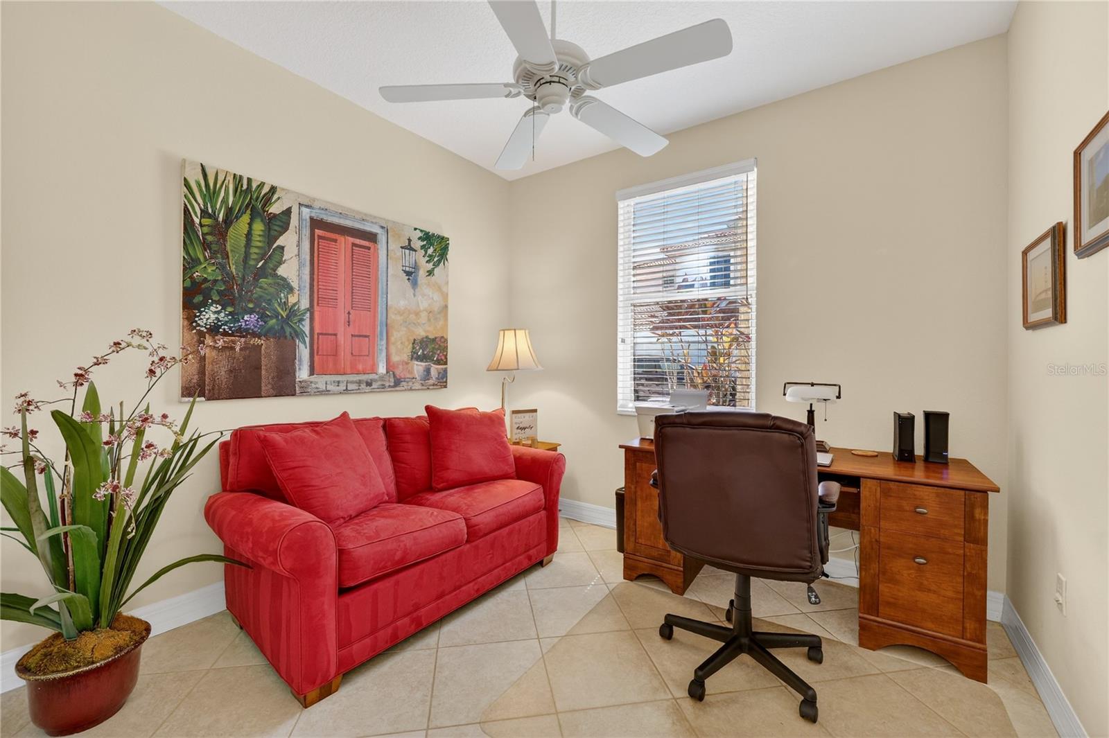 Image 12 of 59 For 926 River Basin Court 101