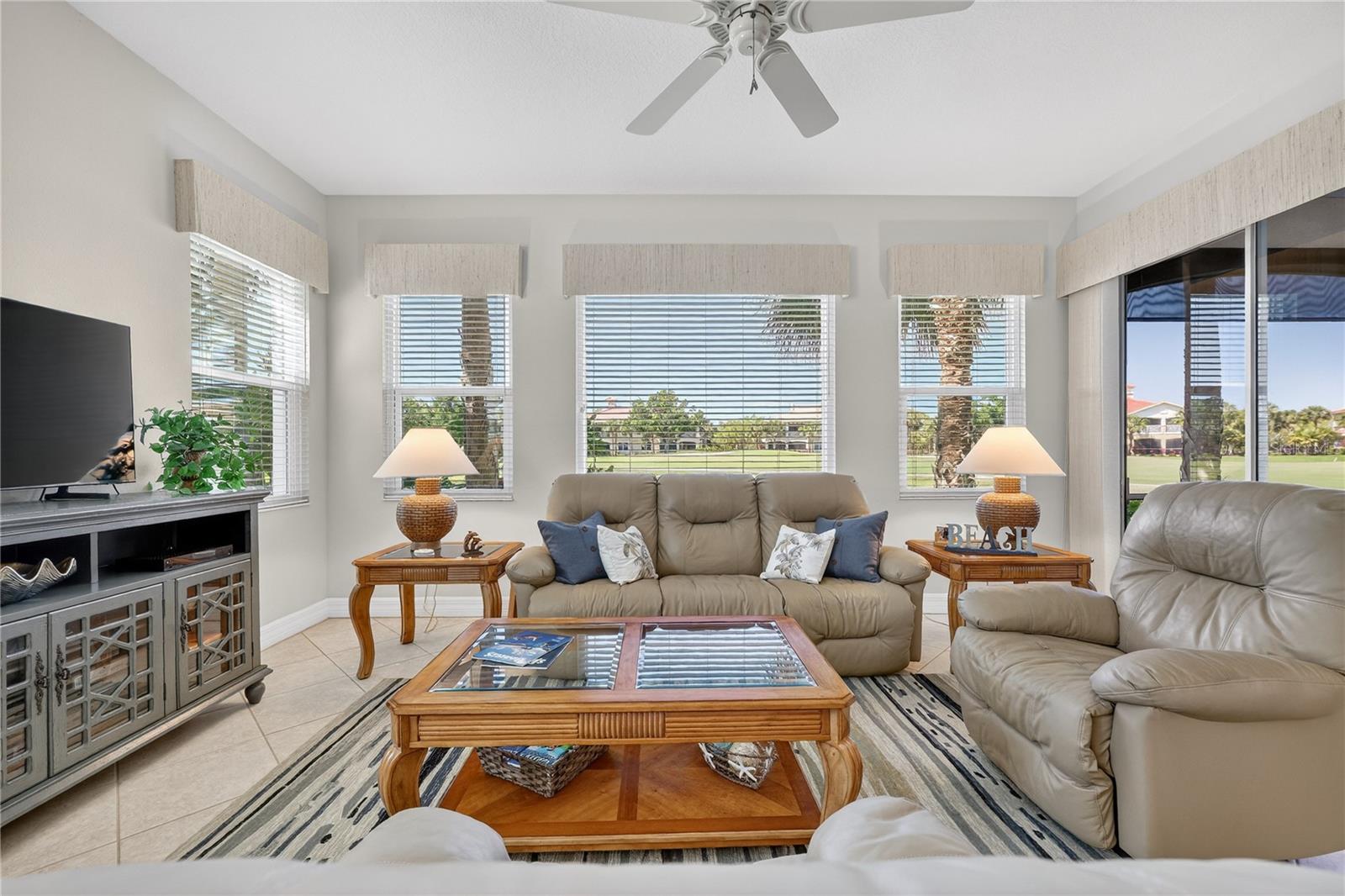 Image 21 of 59 For 926 River Basin Court 101