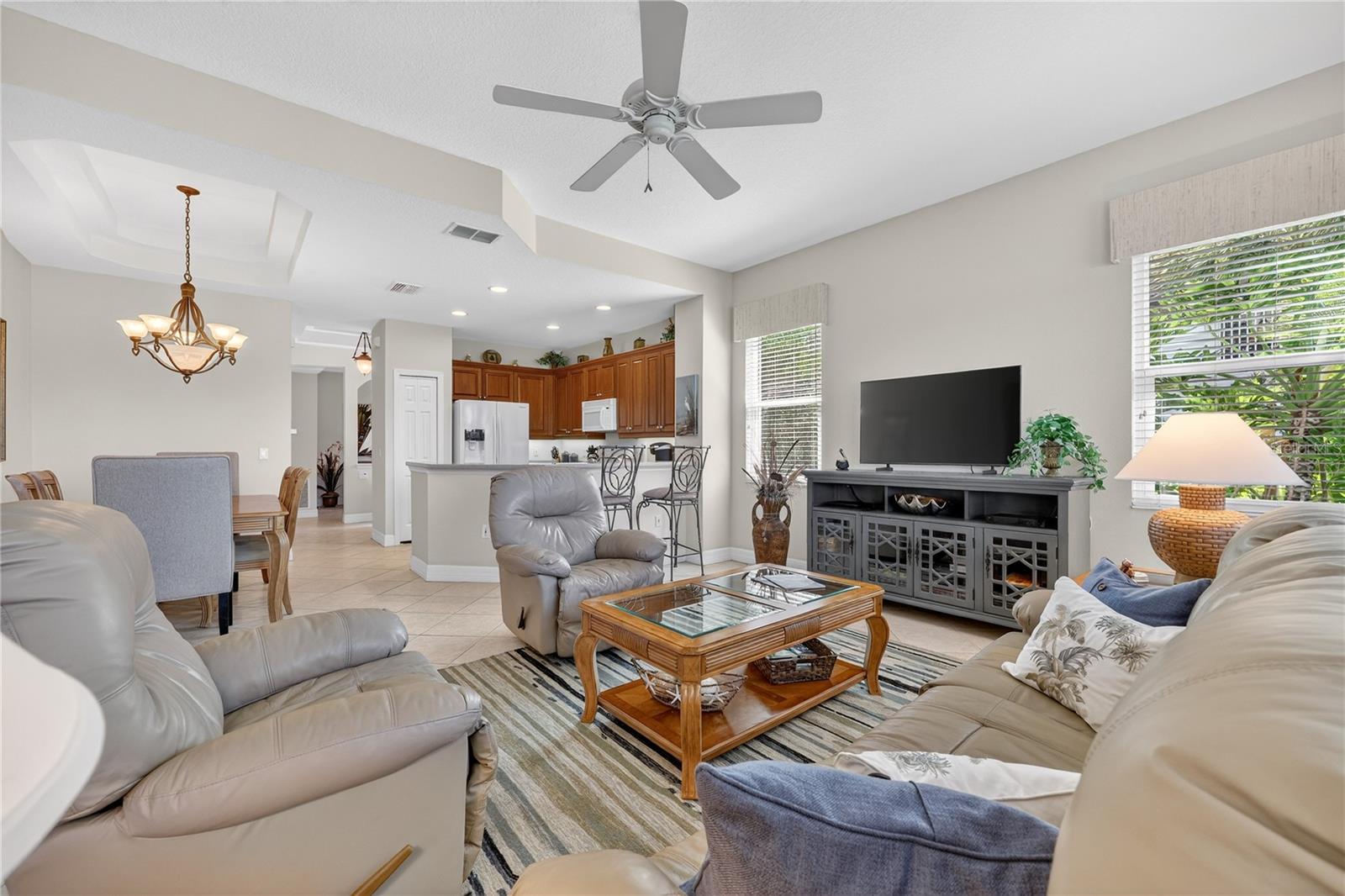 Image 23 of 59 For 926 River Basin Court 101