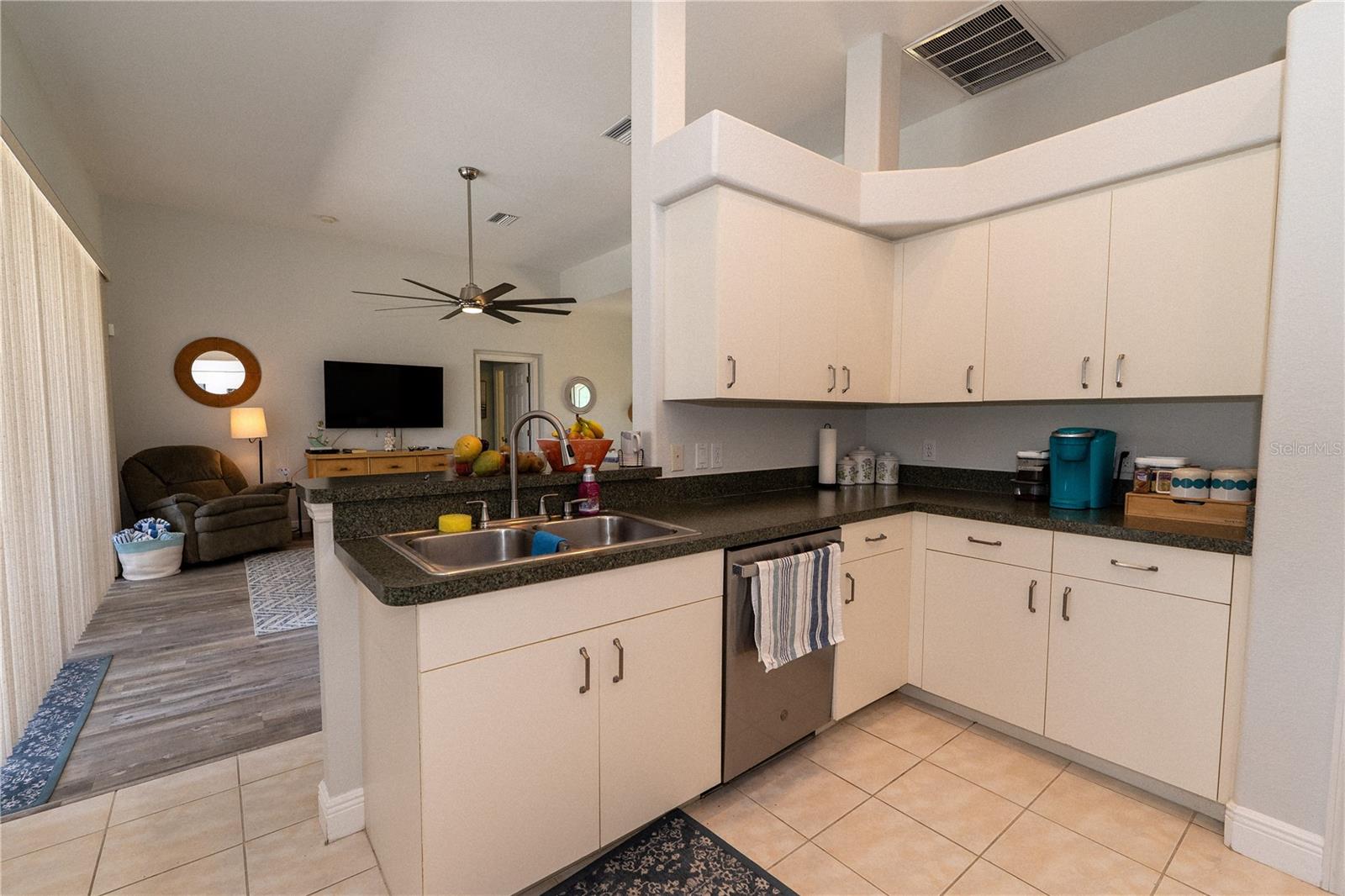 Image 3 of 20 For 206 Mariner Lane