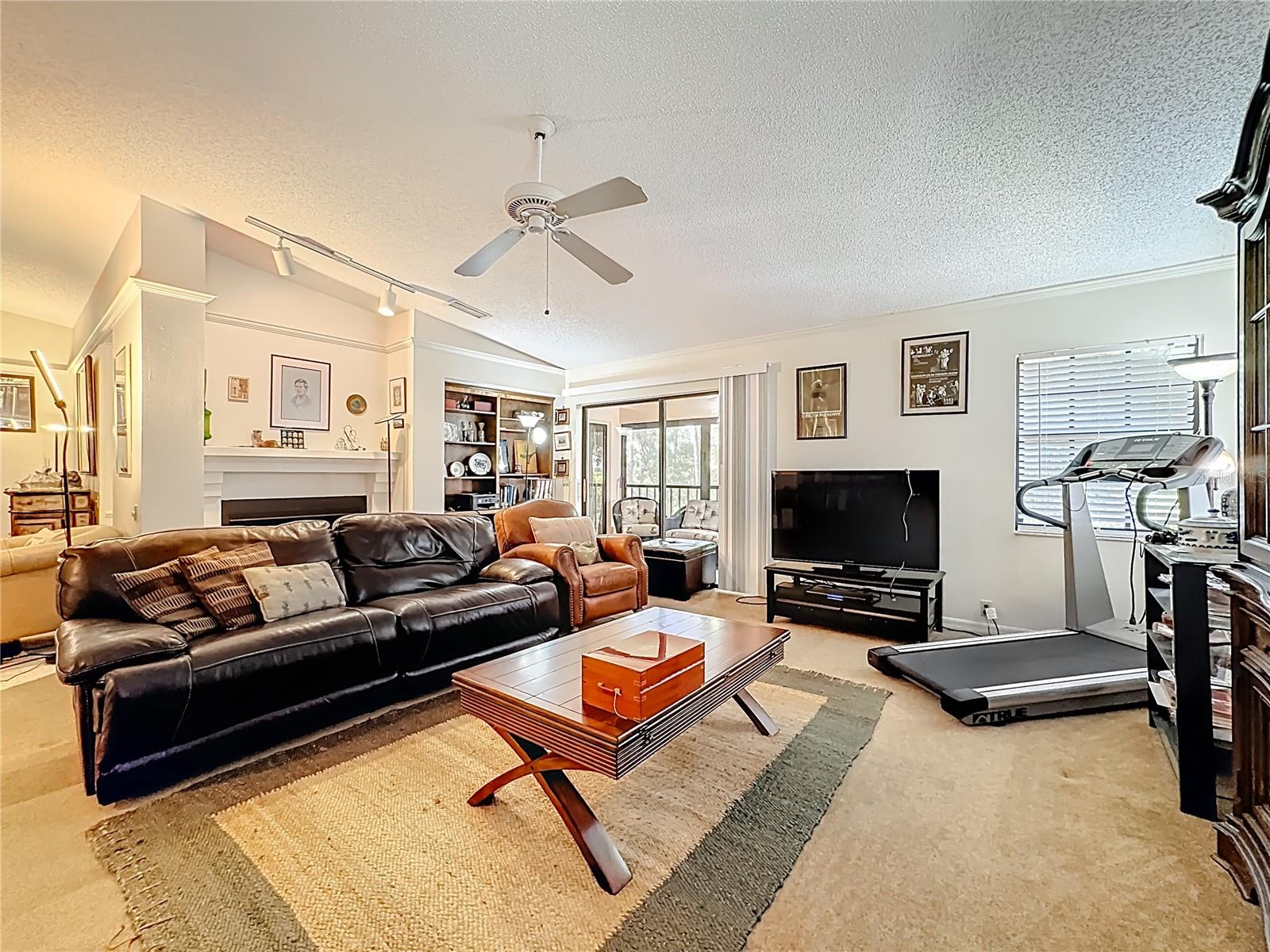 Image 11 of 32 For 7792 Fairway Woods Drive 1206