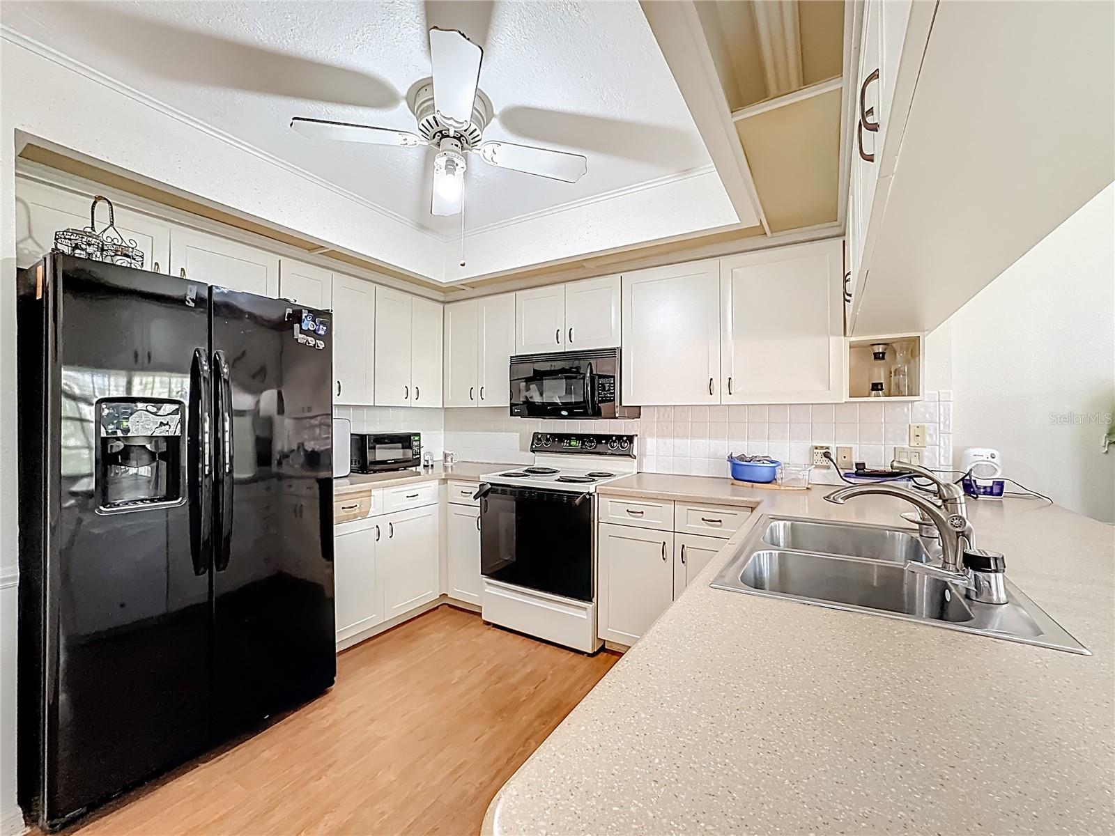 Image 17 of 32 For 7792 Fairway Woods Drive 1206