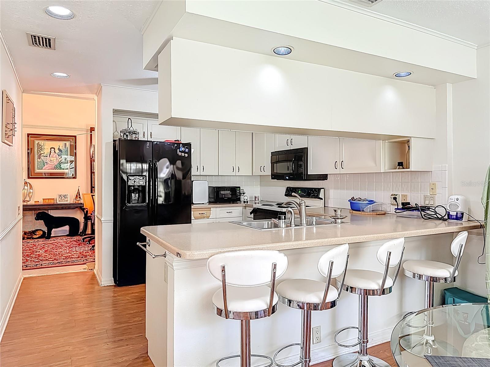 Image 19 of 32 For 7792 Fairway Woods Drive 1206