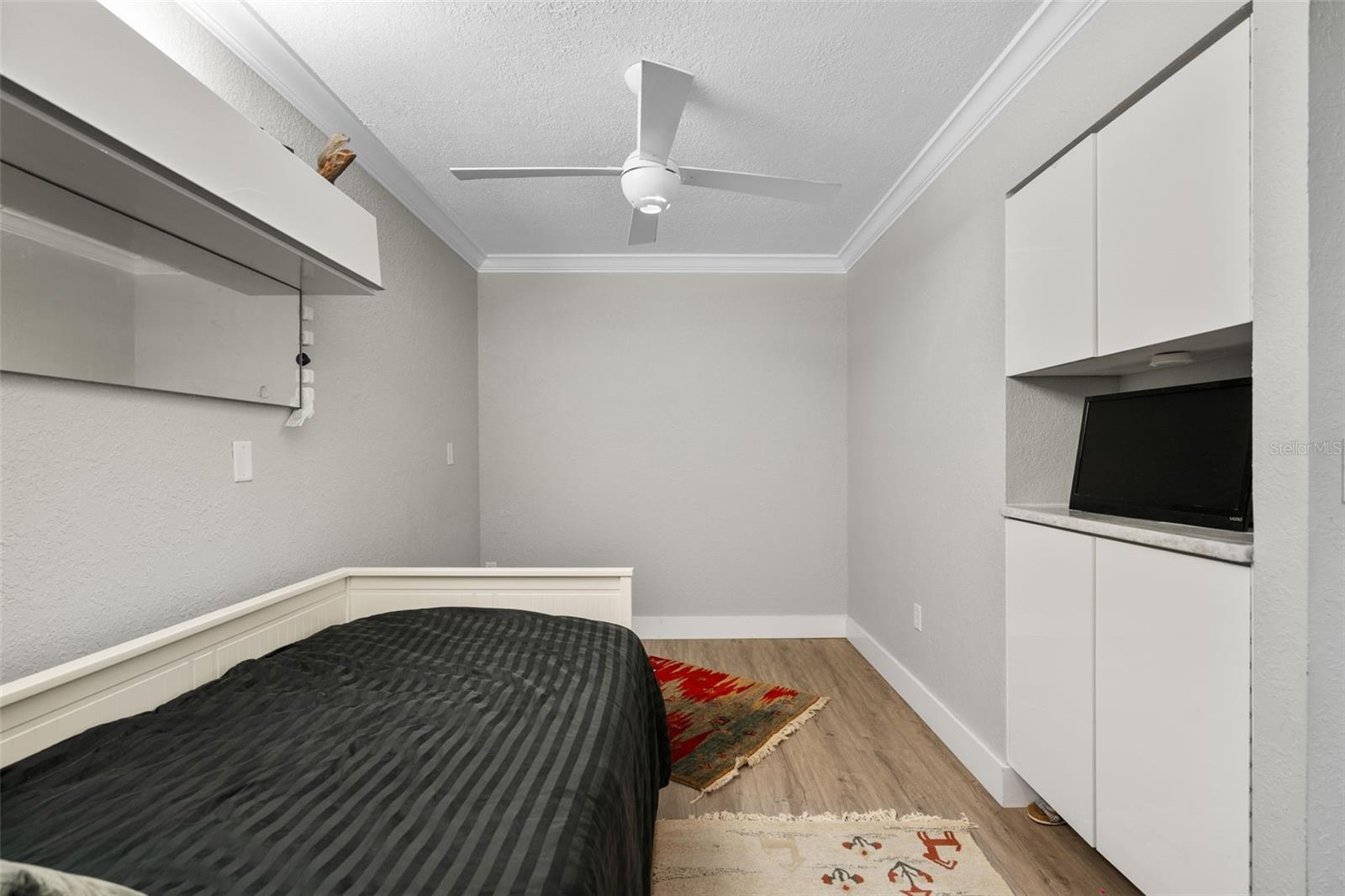 Image 17 of 32 For 1050 Longboat Club Road 506