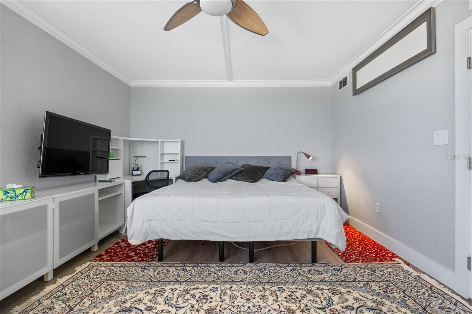 Image 20 of 32 For 1050 Longboat Club Road 506