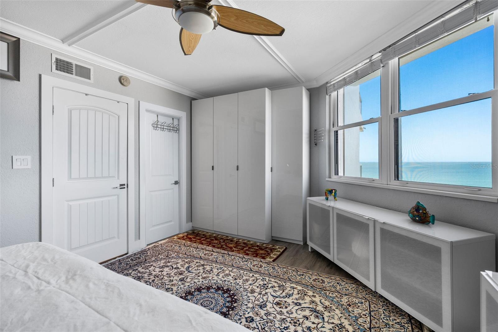 Image 22 of 32 For 1050 Longboat Club Road 506