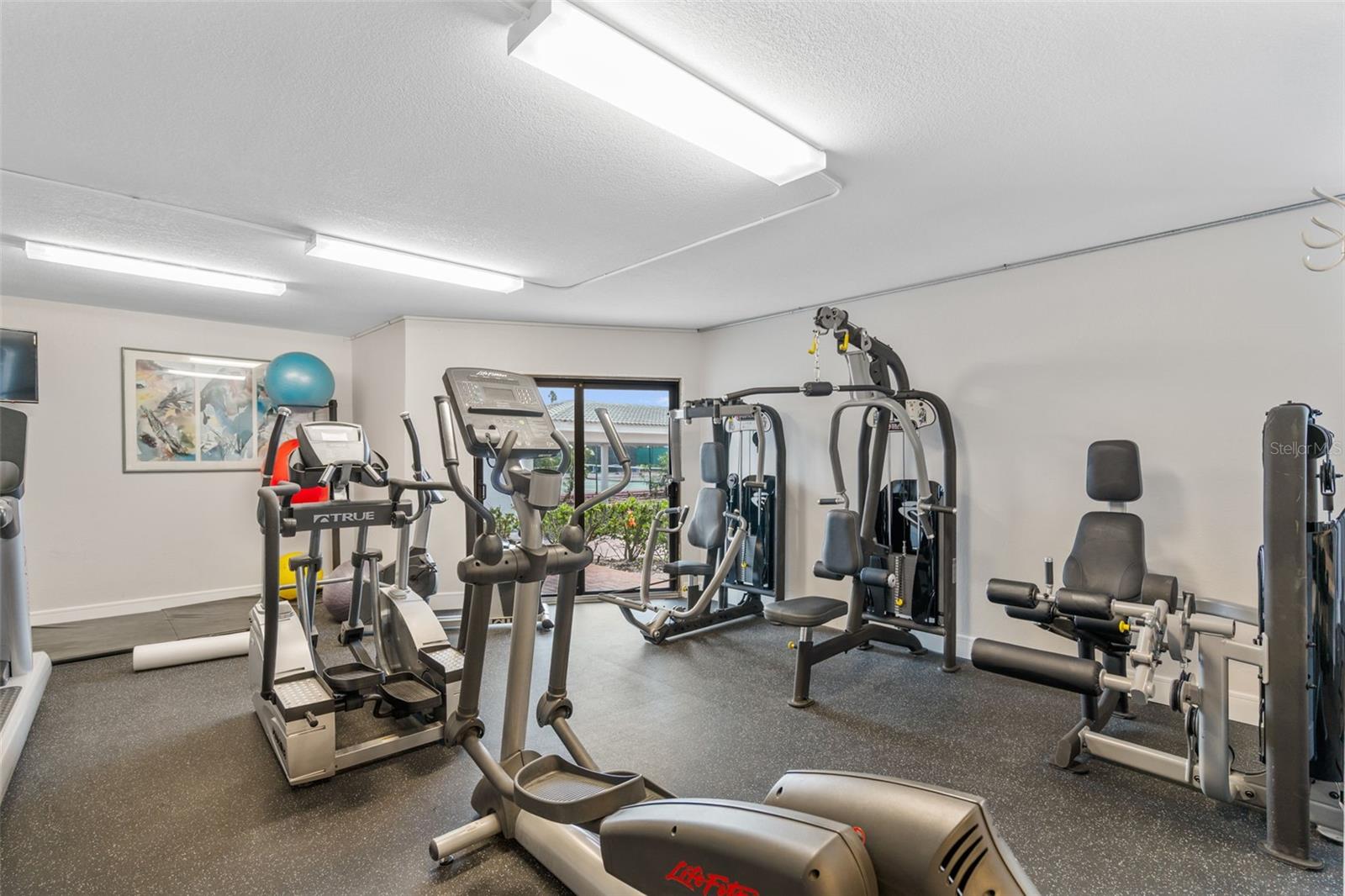 Image 28 of 32 For 1050 Longboat Club Road 506