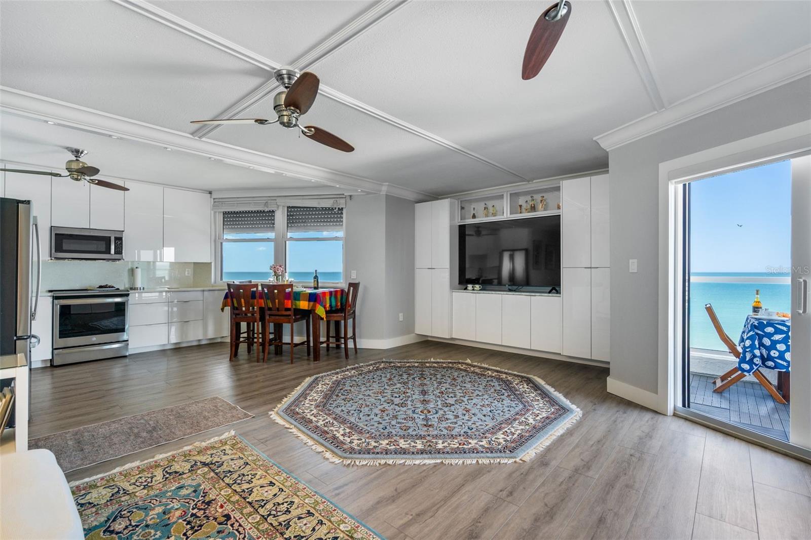 Image 6 of 32 For 1050 Longboat Club Road 506