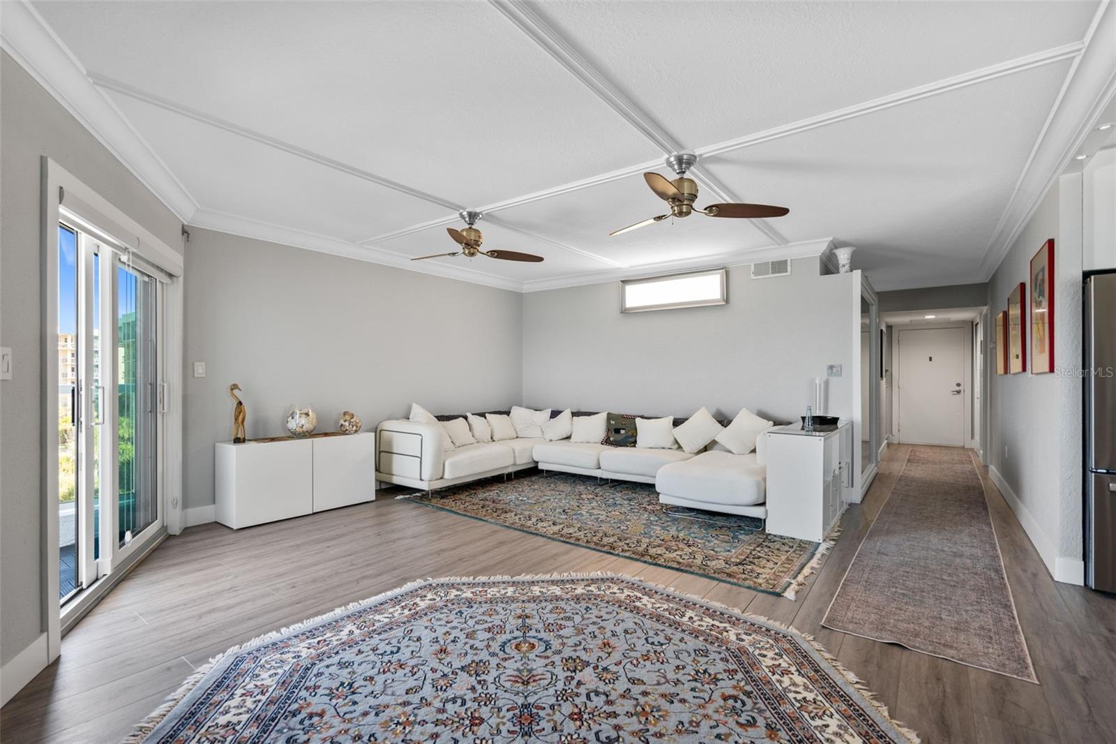 Image 8 of 32 For 1050 Longboat Club Road 506