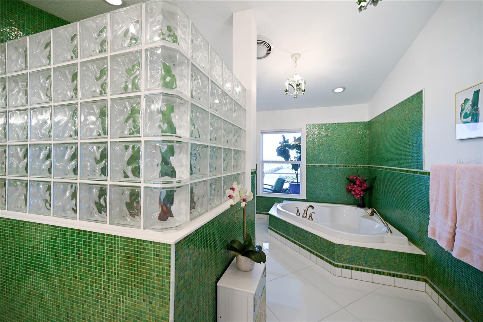 Image 44 of 94 For 6100 Riverview Boulevard