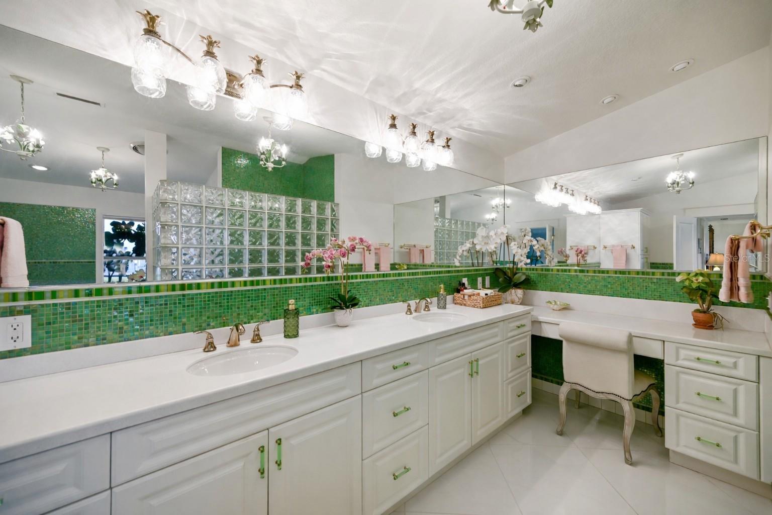 Image 45 of 94 For 6100 Riverview Boulevard