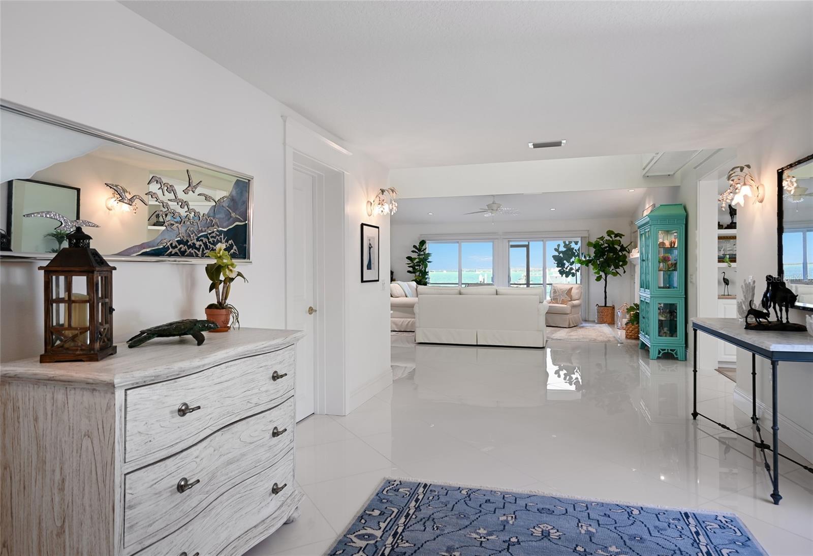 Image 8 of 94 For 6100 Riverview Boulevard