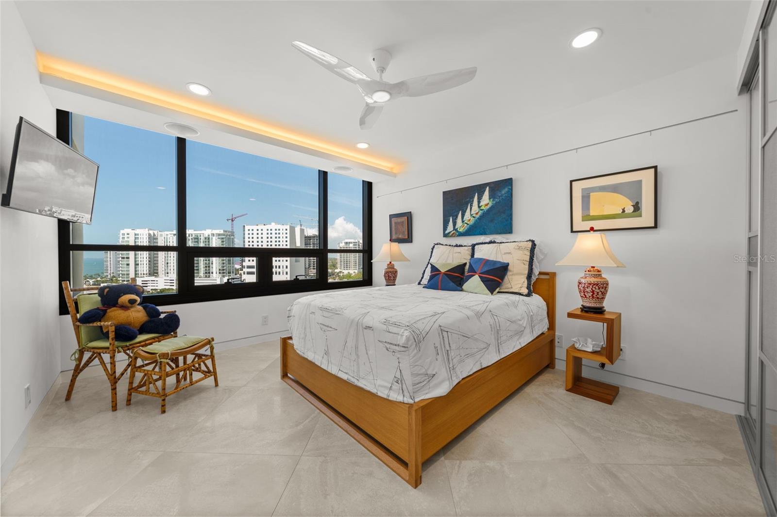 Image 36 of 48 For 1255 Gulfstream Avenue 1501