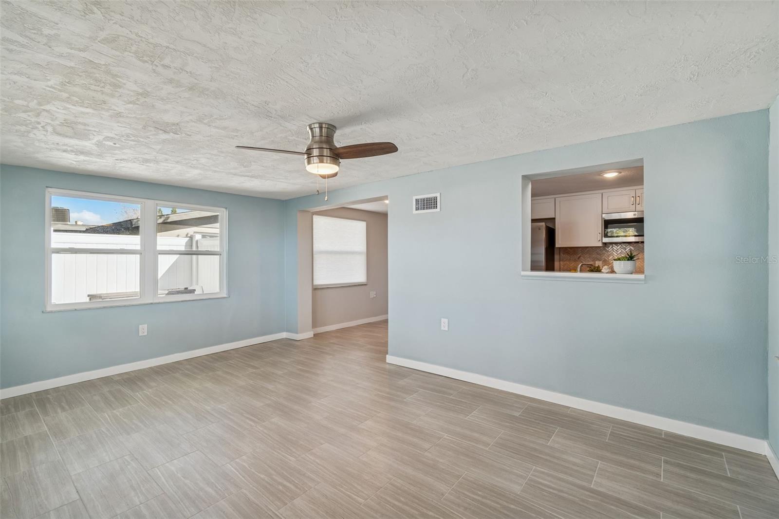 Listing photo id 21 for 1147 Rushmore Drive