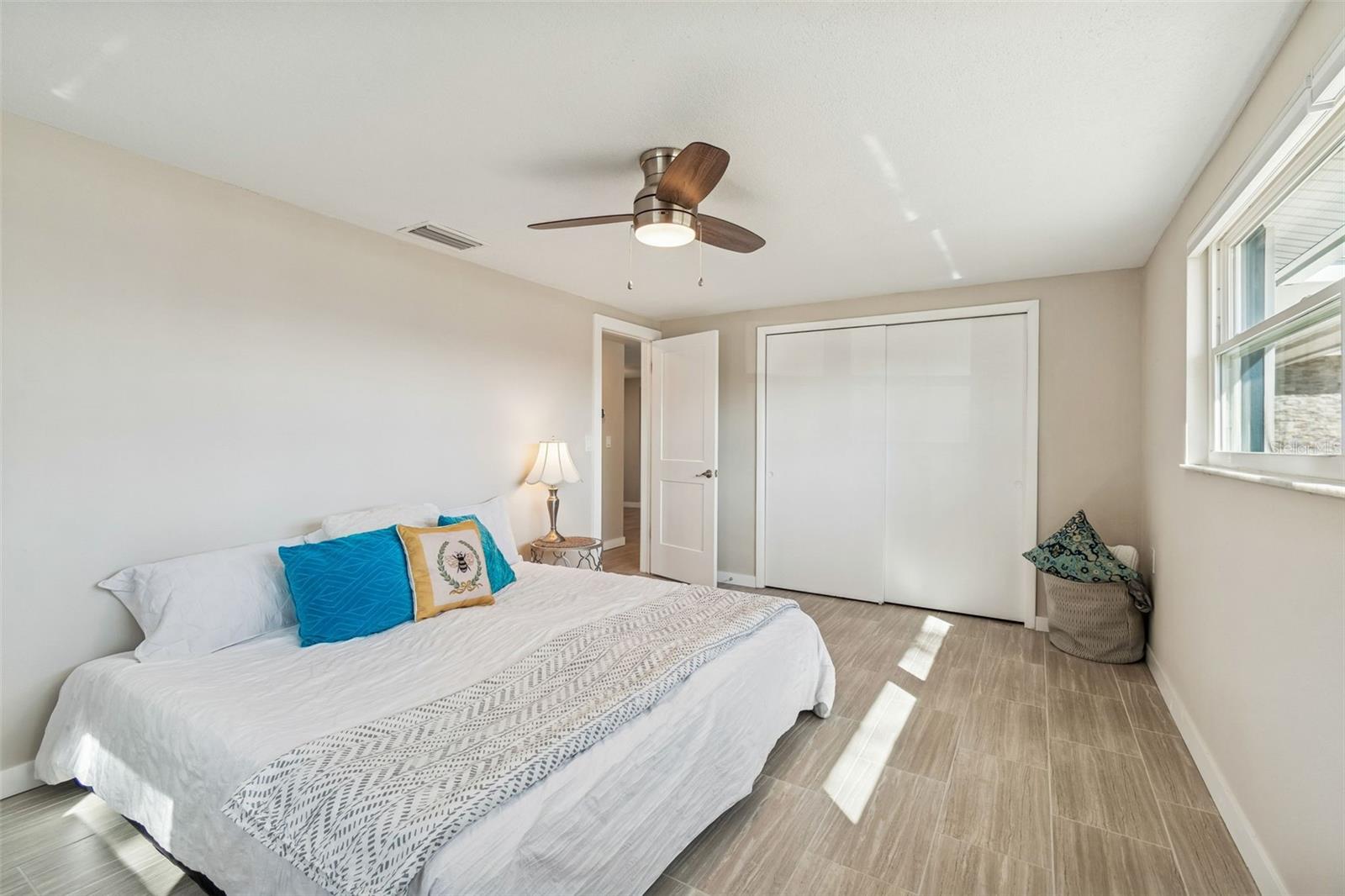 Listing photo id 23 for 1147 Rushmore Drive