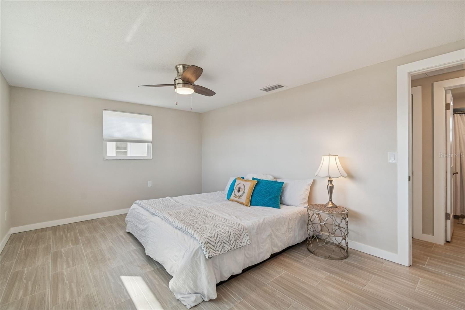 Listing photo id 25 for 1147 Rushmore Drive