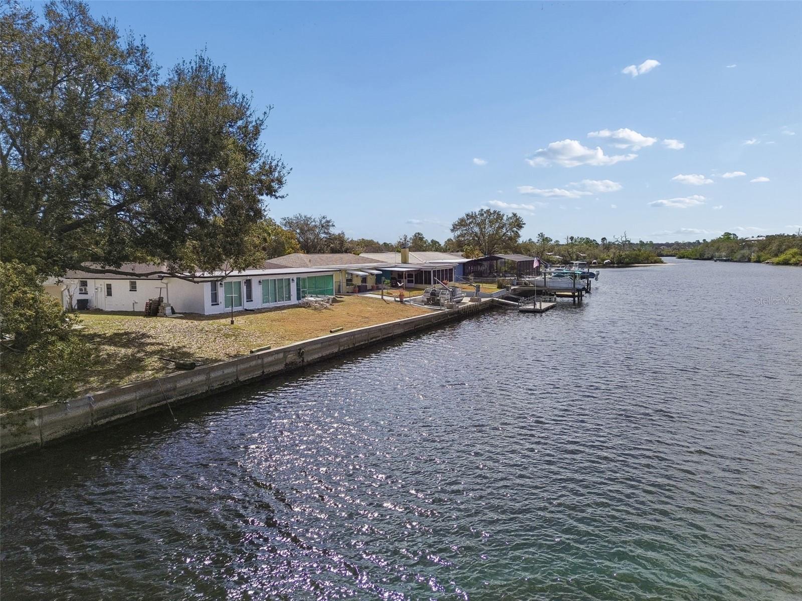 Listing photo id 1 for 1147 Rushmore Drive