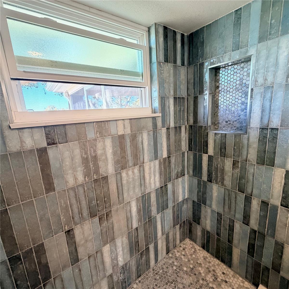 Listing photo id 28 for 1147 Rushmore Drive