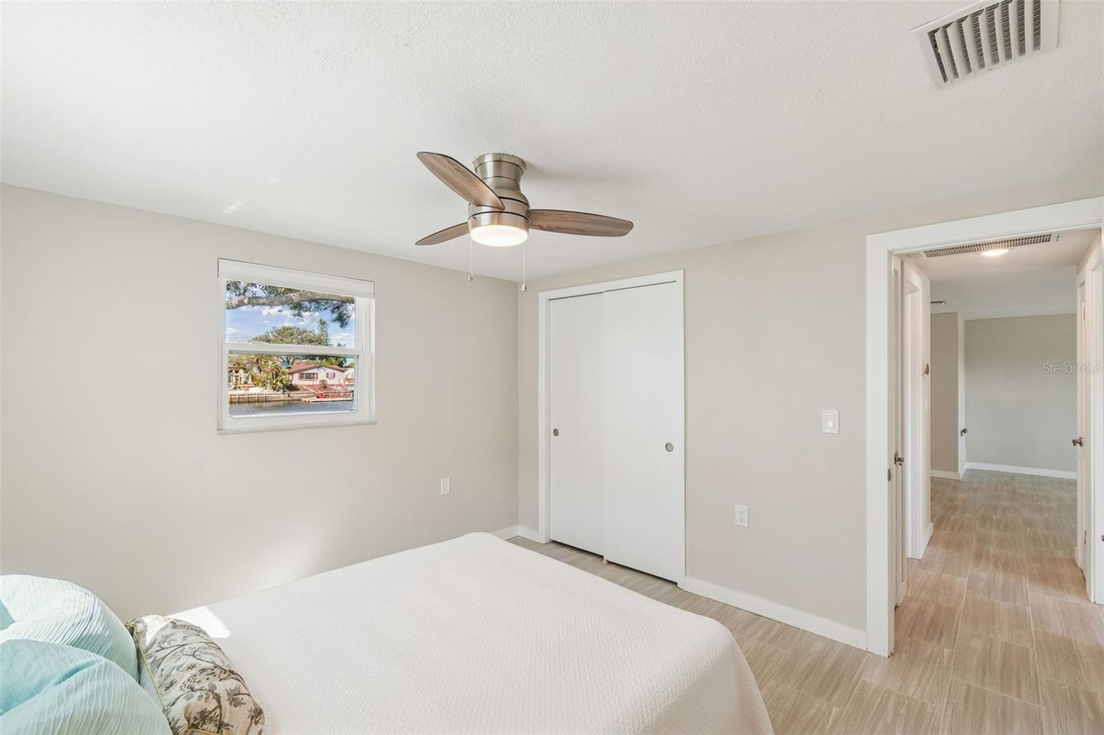 Listing photo id 30 for 1147 Rushmore Drive