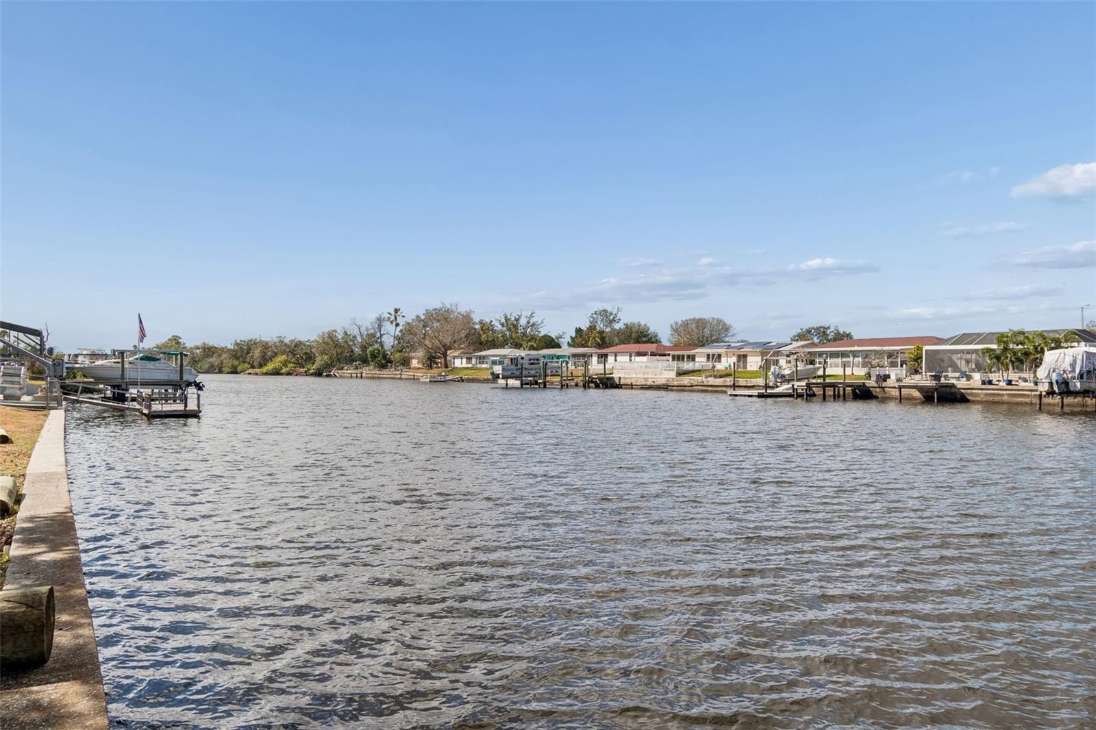 Listing photo id 40 for 1147 Rushmore Drive