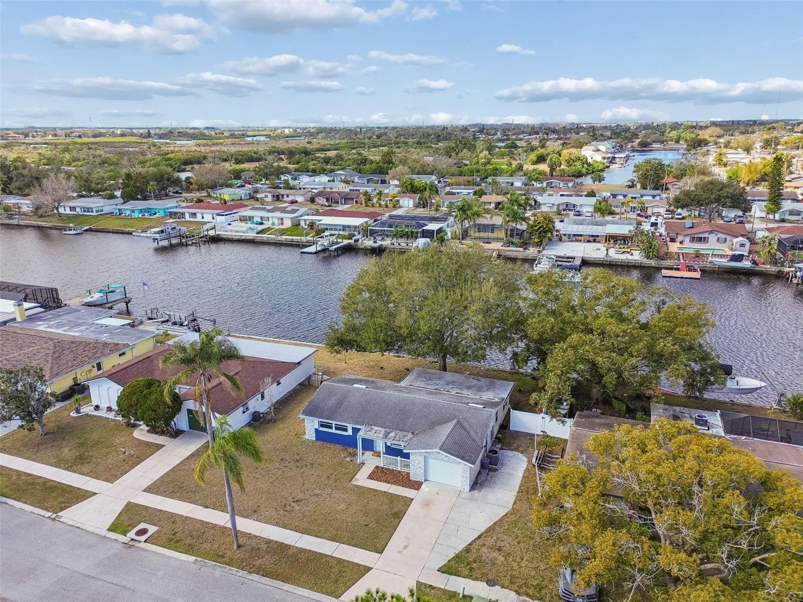 Listing photo id 48 for 1147 Rushmore Drive