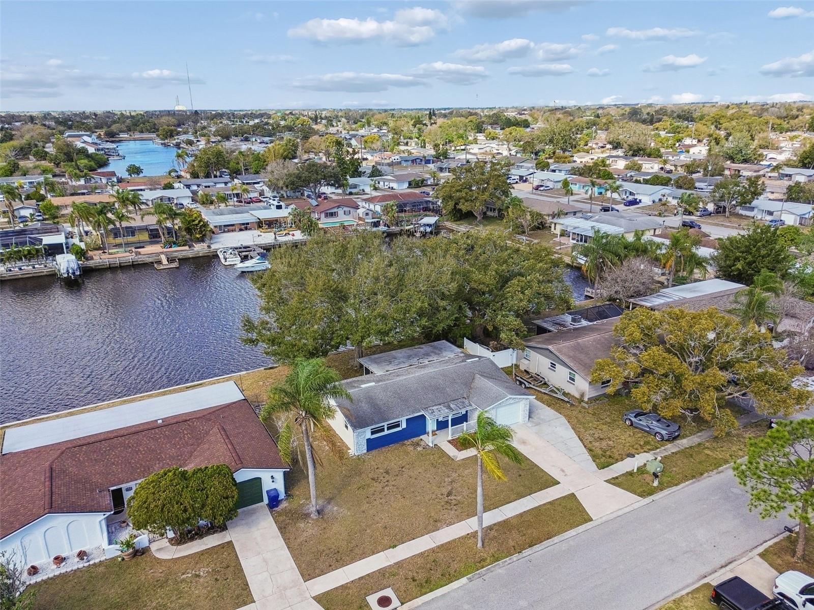 Listing photo id 50 for 1147 Rushmore Drive