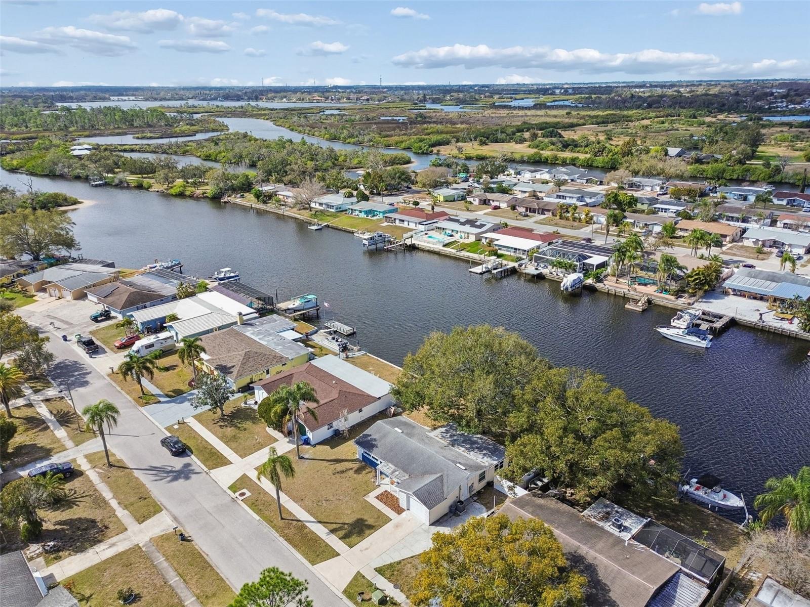 Listing photo id 53 for 1147 Rushmore Drive