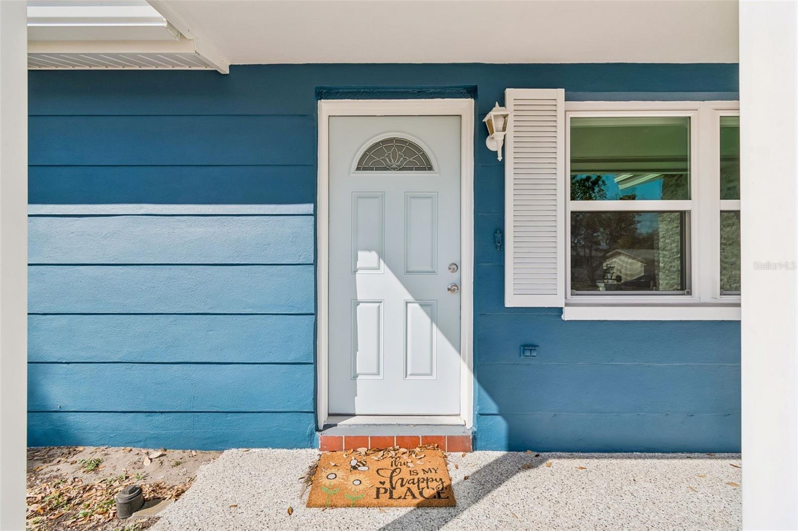 Listing photo id 4 for 1147 Rushmore Drive