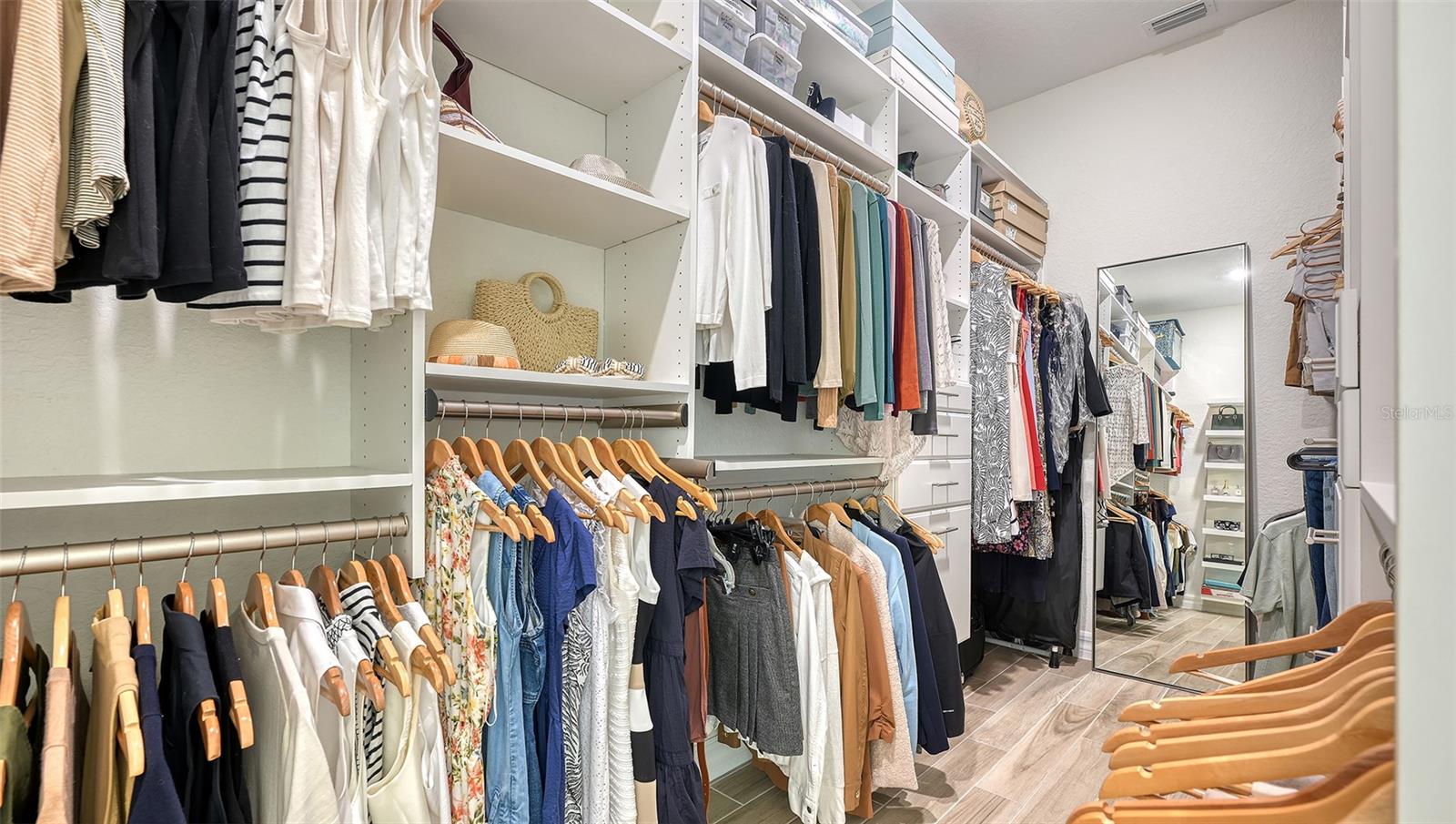 Image 36 of 76 For 15719 Seaton Place