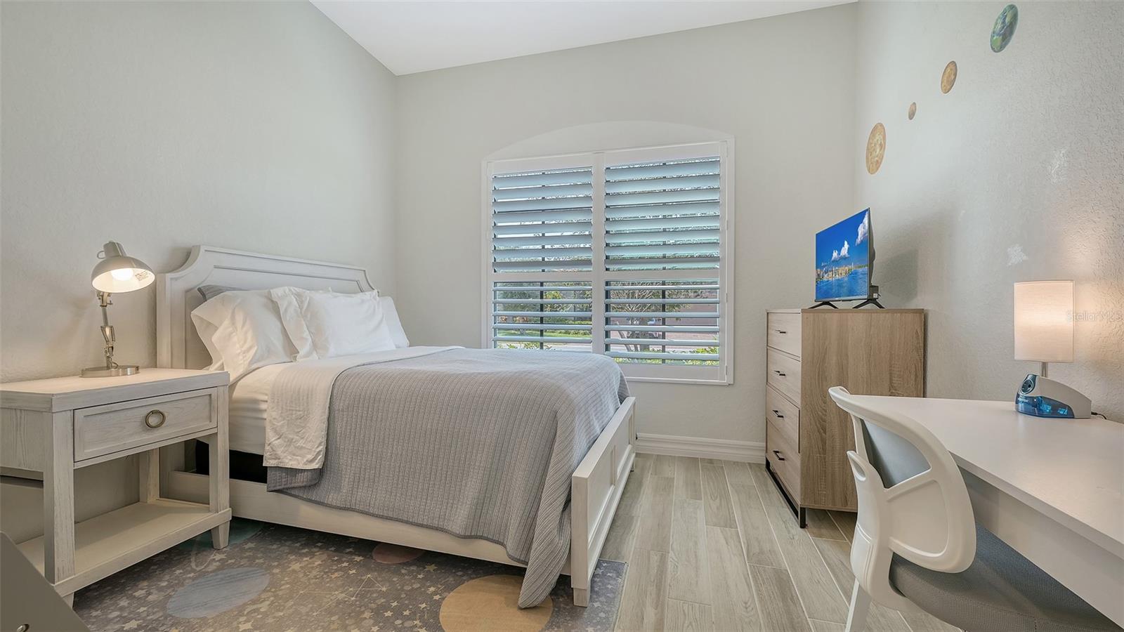 Image 40 of 76 For 15719 Seaton Place