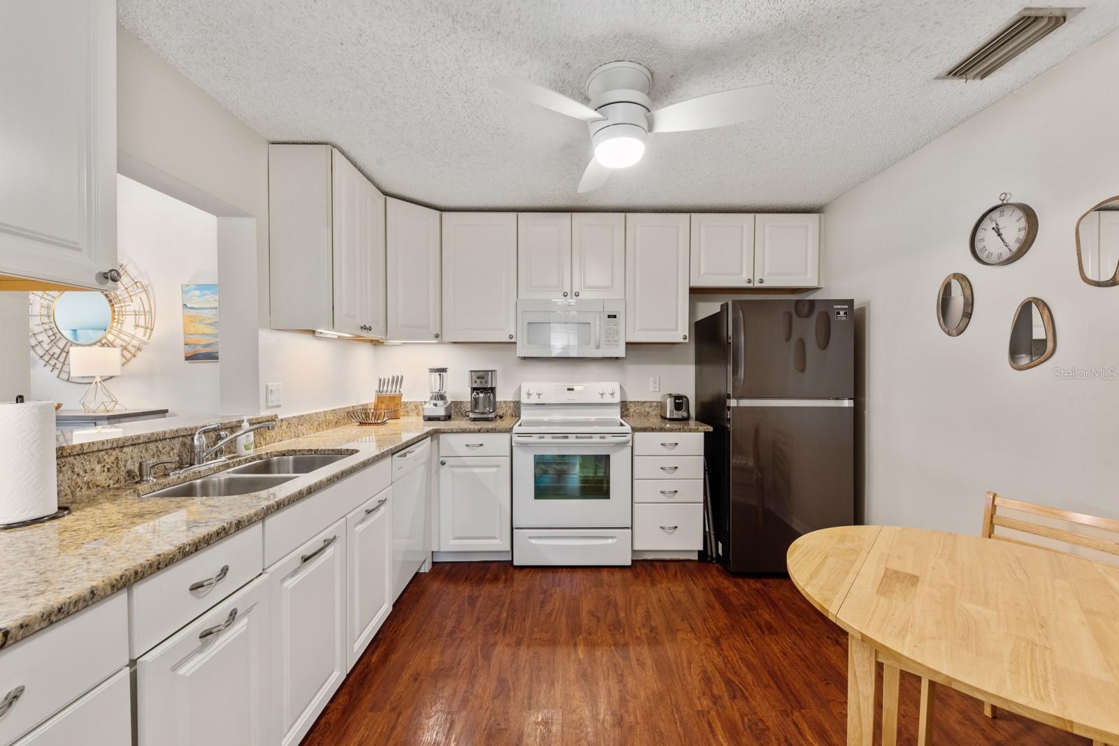 Image 15 of 35 For 5656 Ashton Lake Drive 5656