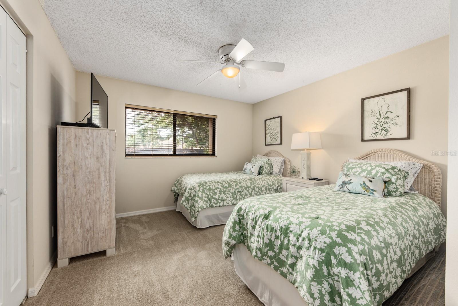 Image 7 of 35 For 5656 Ashton Lake Drive 5656