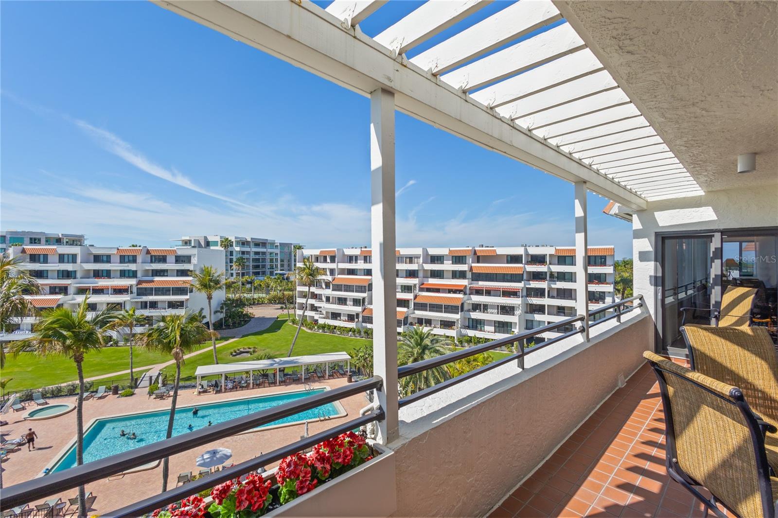 Image 10 of 72 For 1445 Gulf Of Mexico Drive 501