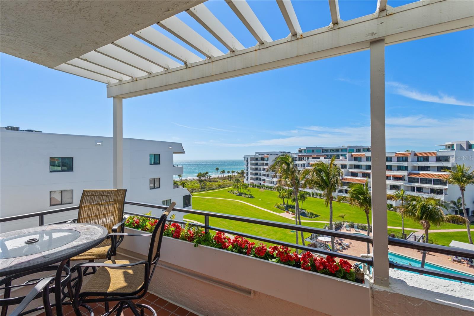 Image 11 of 72 For 1445 Gulf Of Mexico Drive 501