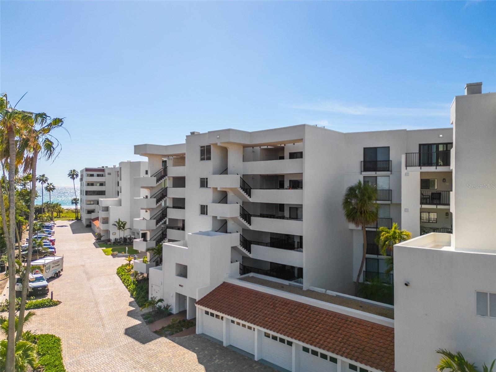 Image 2 of 72 For 1445 Gulf Of Mexico Drive 501