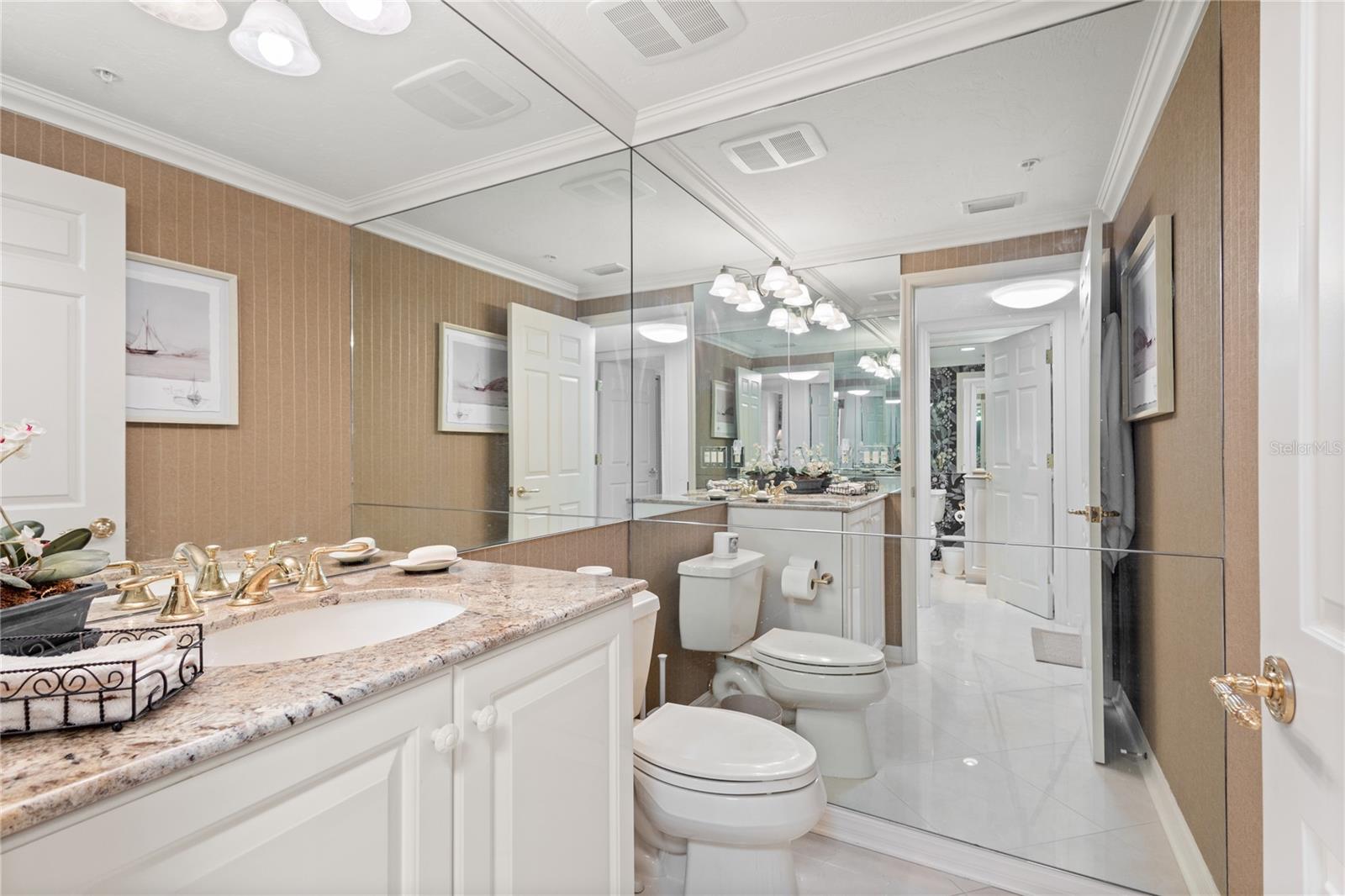 Image 49 of 72 For 1445 Gulf Of Mexico Drive 501