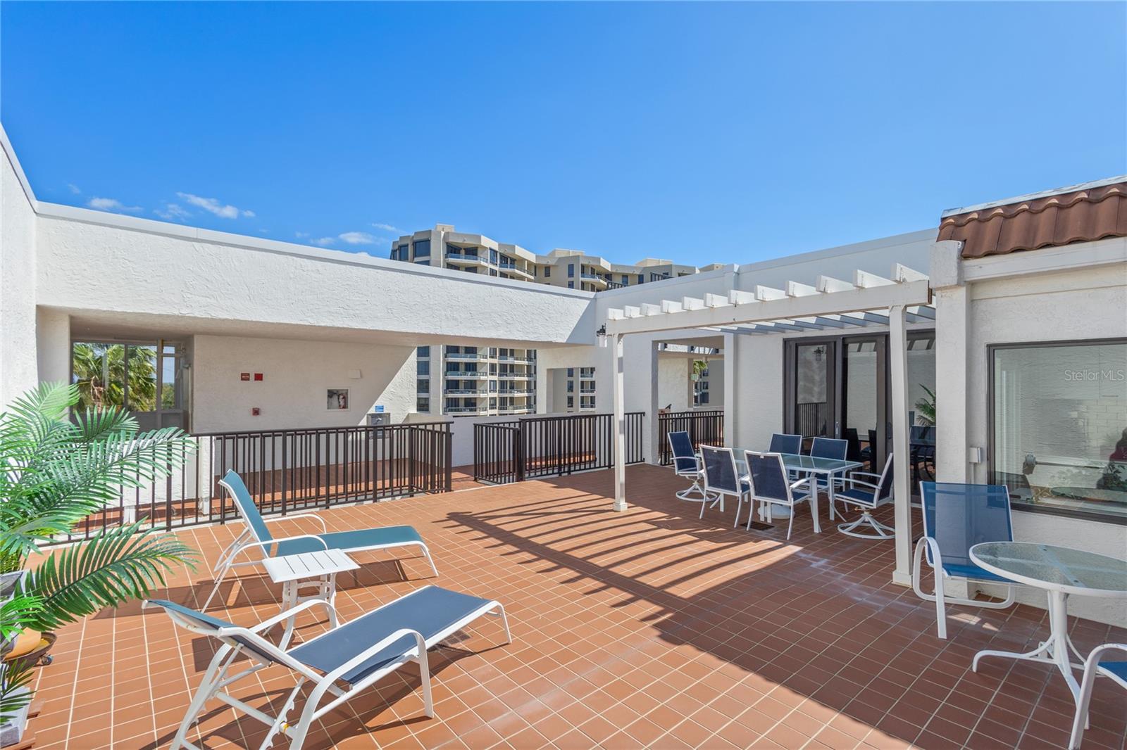 Image 52 of 72 For 1445 Gulf Of Mexico Drive 501