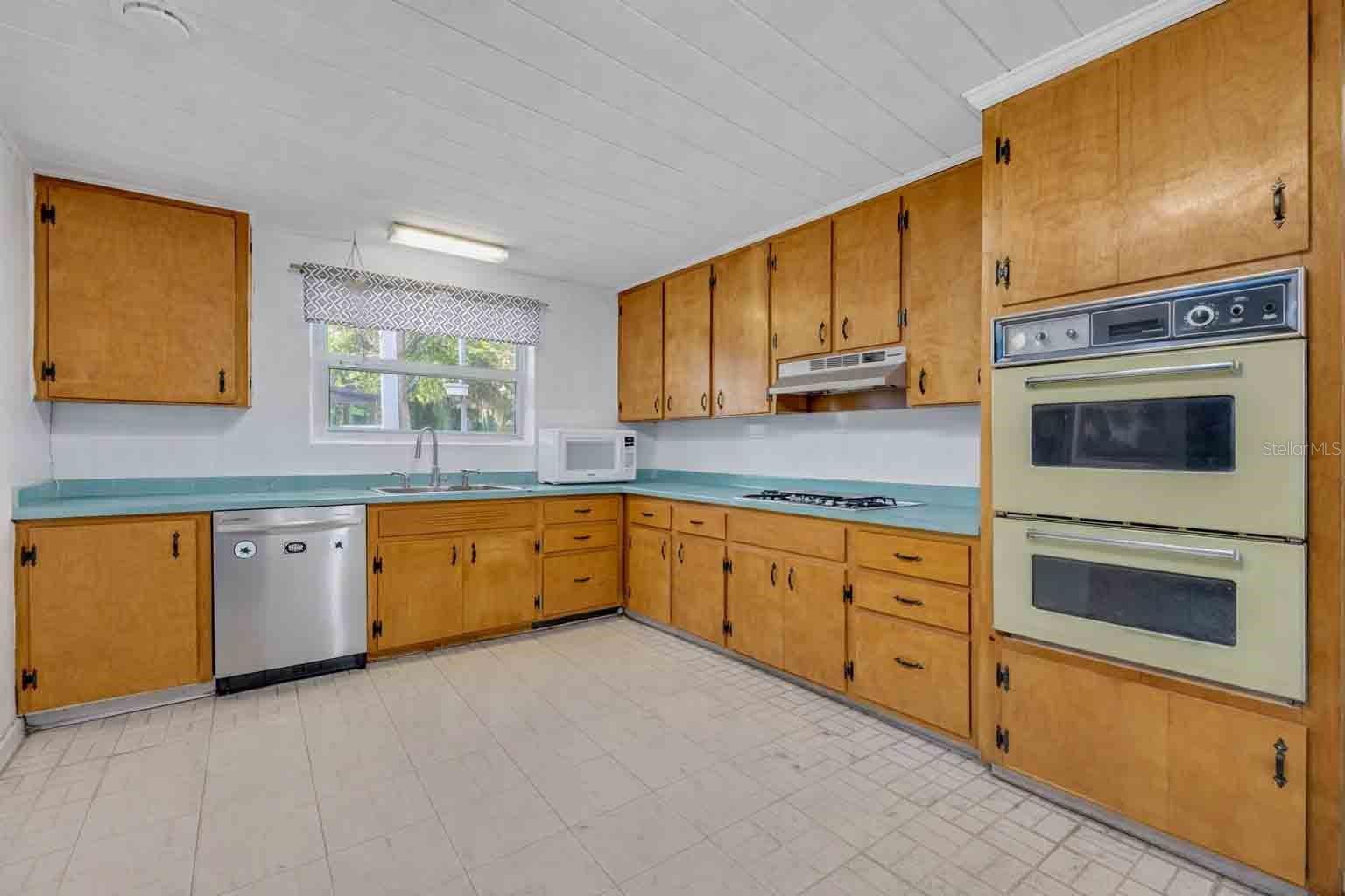 Image 4 of 16 For 613 Still Street