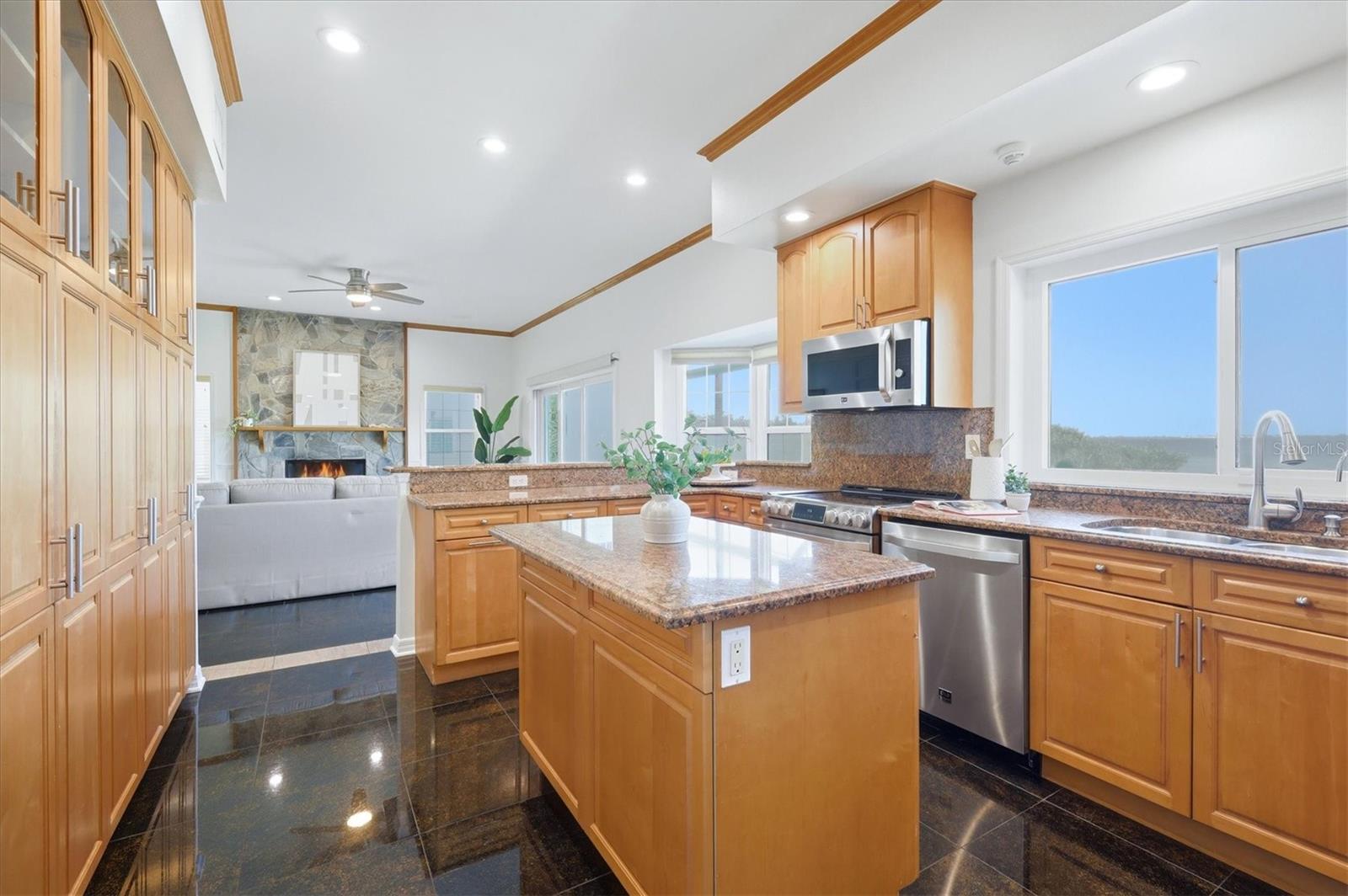 Image 17 of 73 For 3308 Palma Sola Boulevard