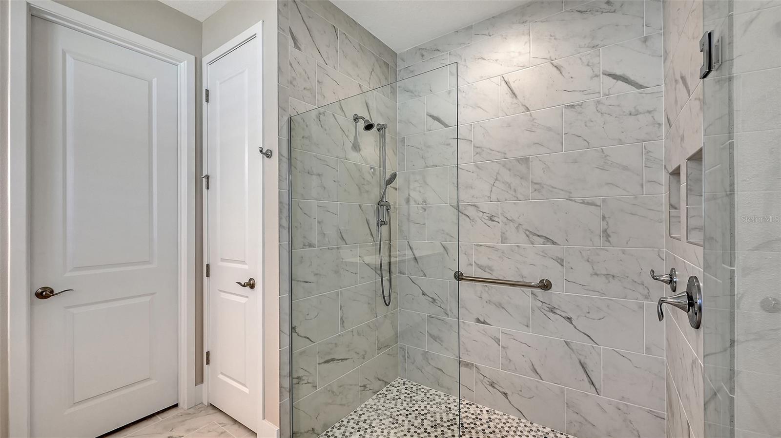 Image 15 of 43 For 5521 Blue Water Boulevard