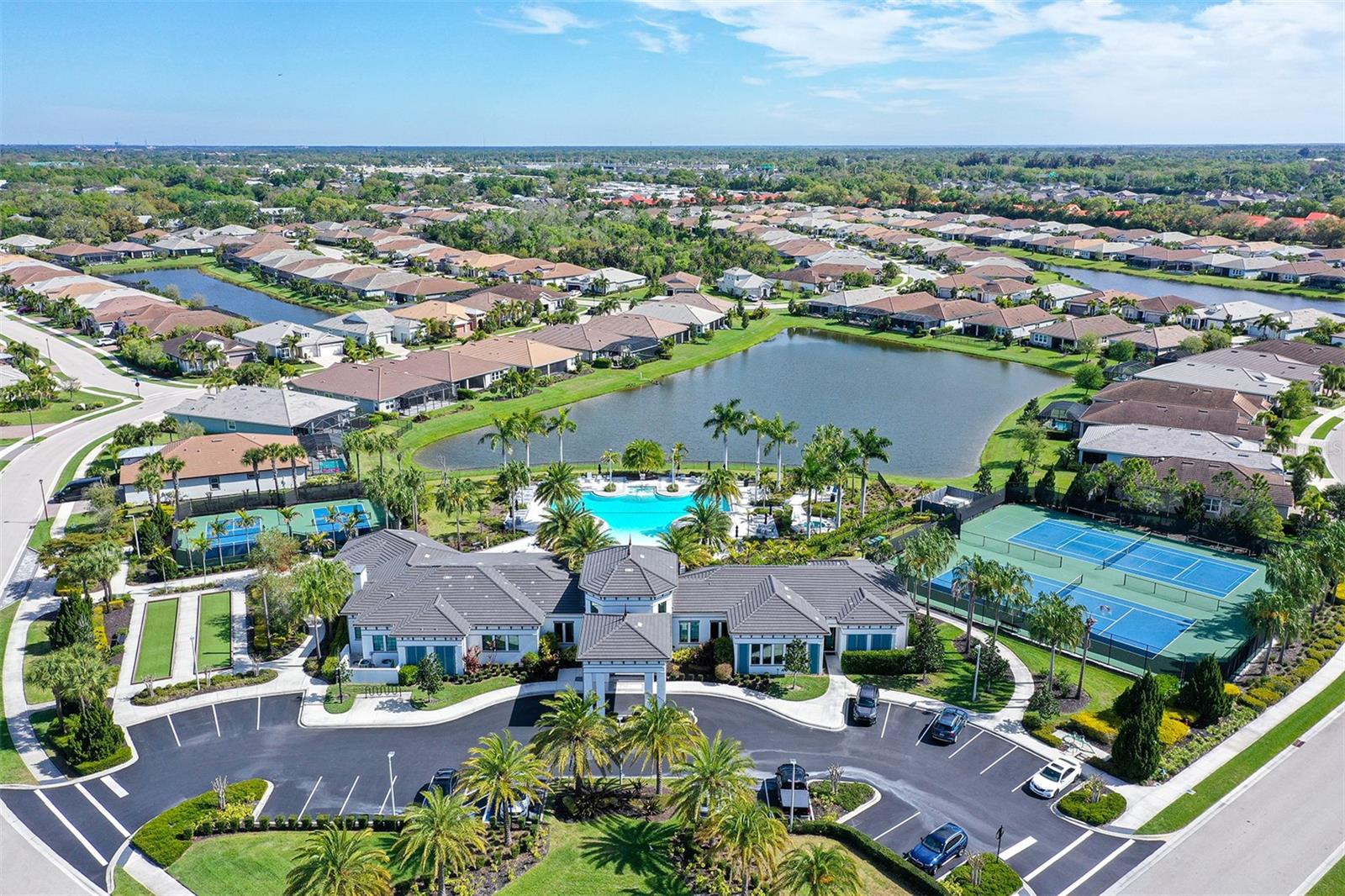 Image 28 of 43 For 5521 Blue Water Boulevard