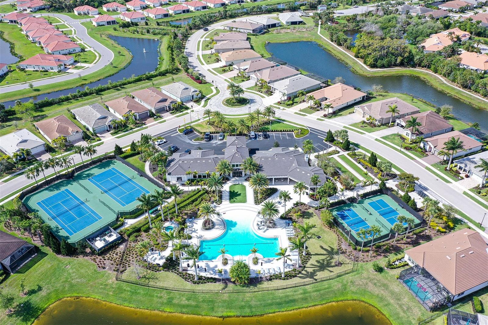 Image 30 of 43 For 5521 Blue Water Boulevard