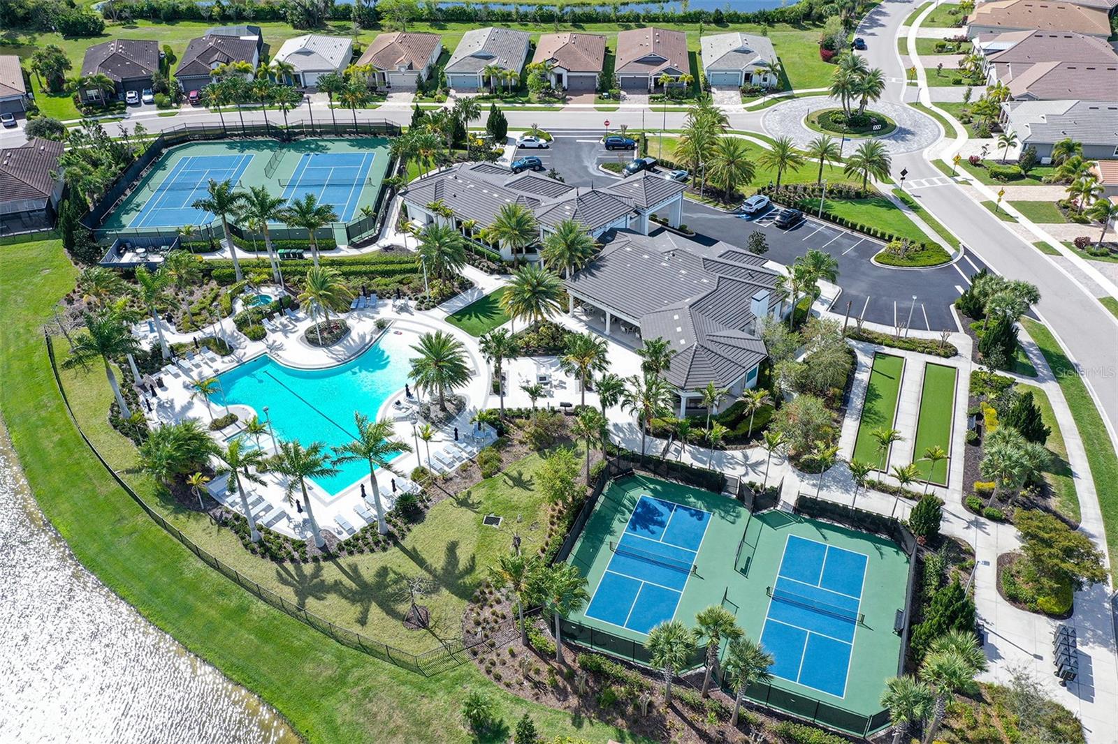 Image 32 of 43 For 5521 Blue Water Boulevard