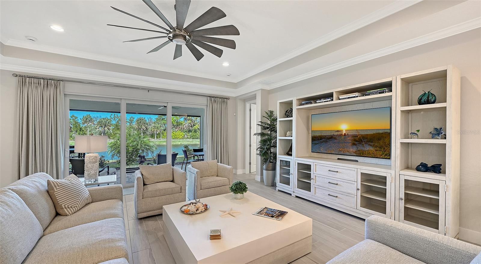 Image 8 of 43 For 5521 Blue Water Boulevard