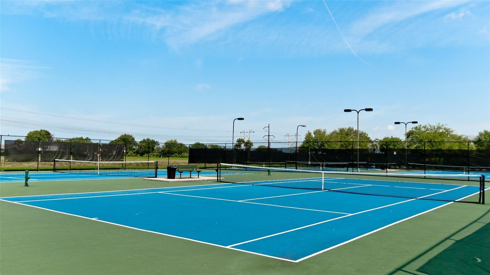 Image 38 of 47 For 1003 Fairwaycove Lane 205