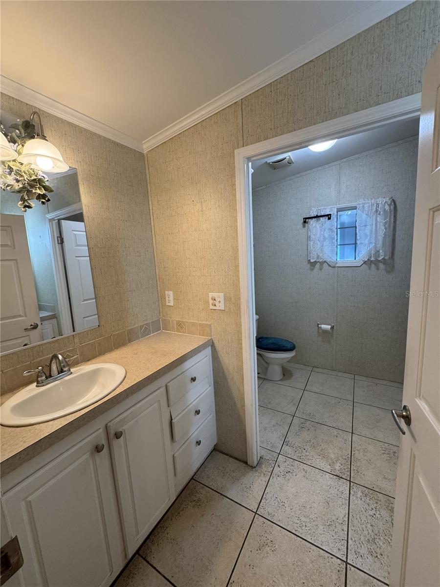 Image 23 of 41 For 216 Como Drive