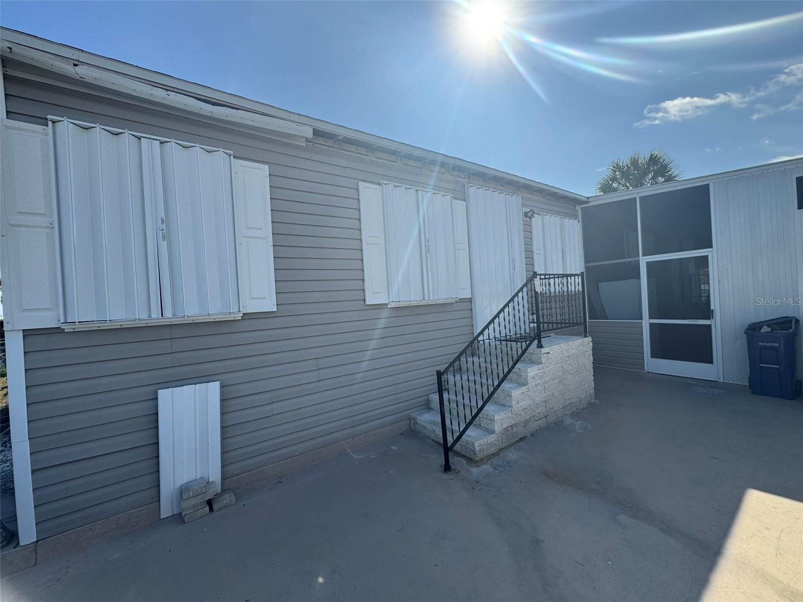 Image 3 of 41 For 216 Como Drive