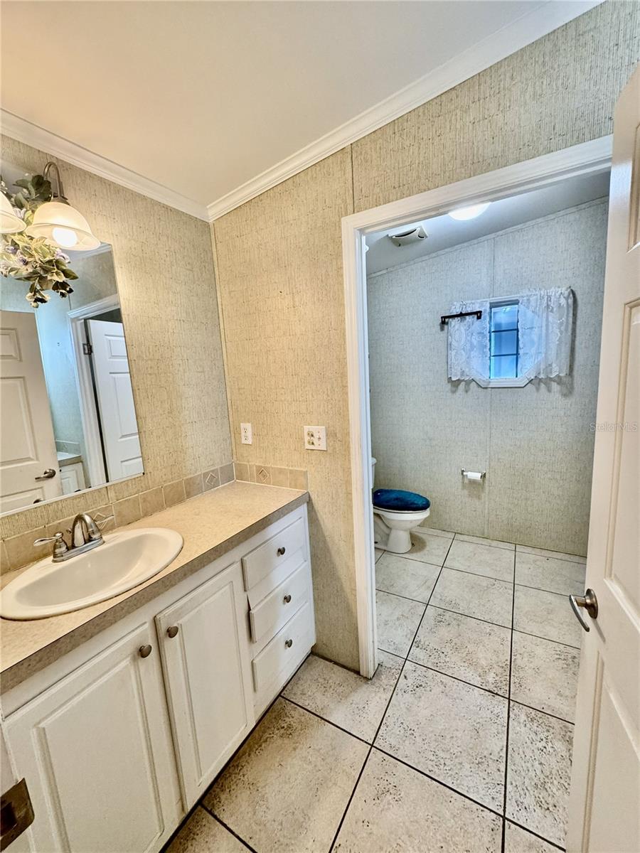 Image 31 of 41 For 216 Como Drive