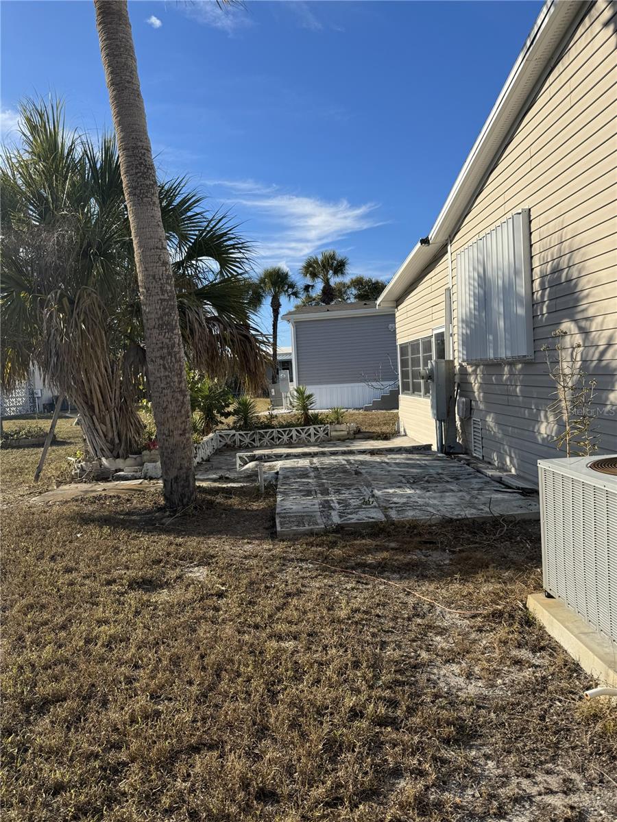 Image 40 of 41 For 216 Como Drive